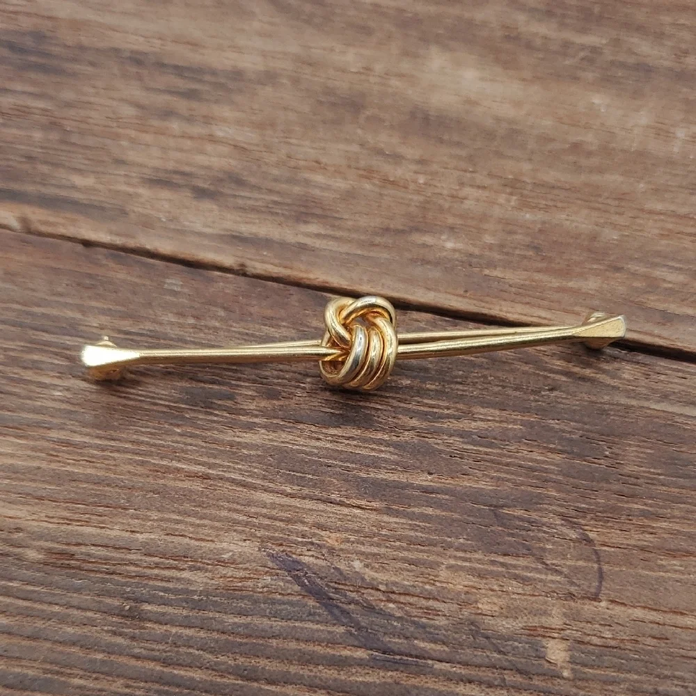 Monet‎ Collectible Elegant Gold Knot Women Jewelry Pin B442